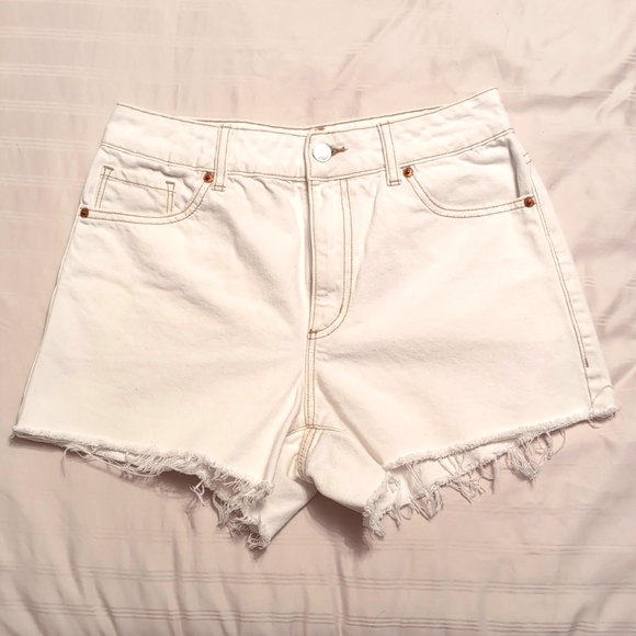 White jean shorts - Picture 1 of 2